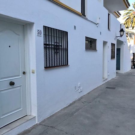 Apartamento Holiday On The Beach Torremolinos Exterior photo