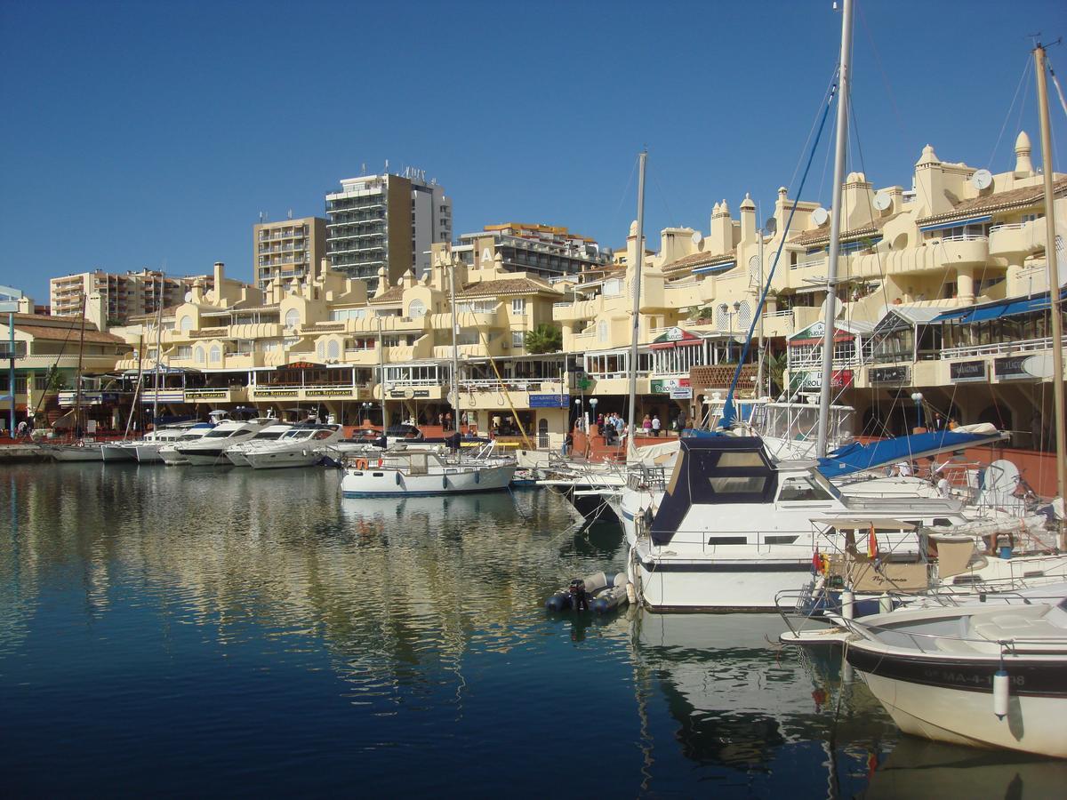 Apartamento Holiday On The Beach Torremolinos Exterior photo