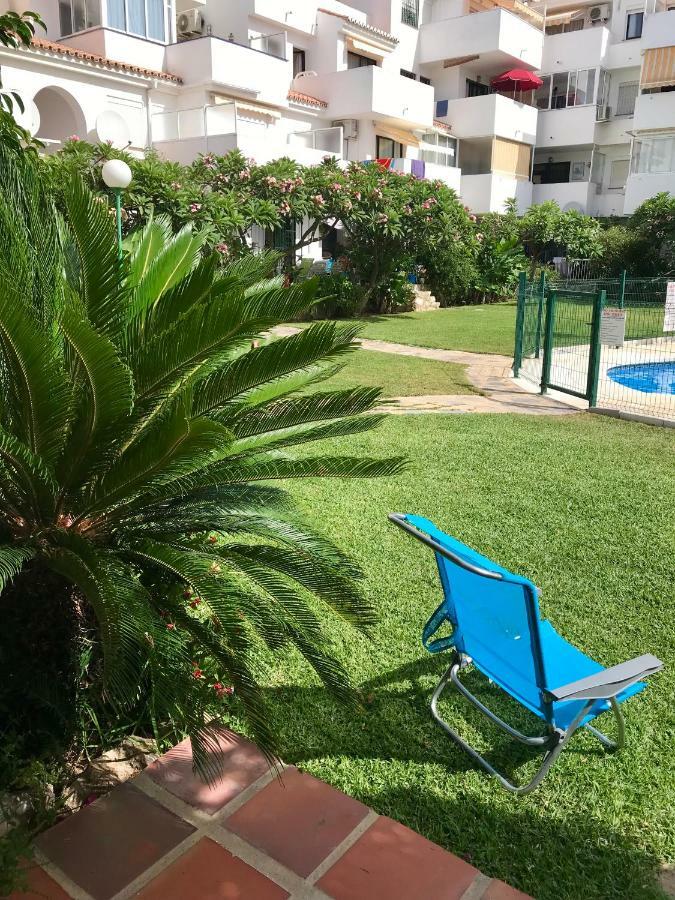 Apartamento Holiday On The Beach Torremolinos Exterior photo